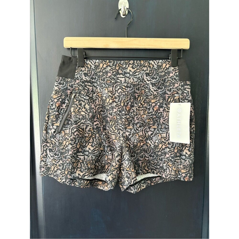 NWT Athleta Women's Trekkie North Athletic Shorts Black Multi Print